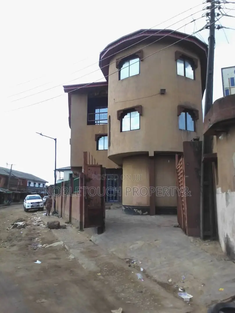 3bdrm Block of Flats in Okunola Egbeda Lagos for Sale