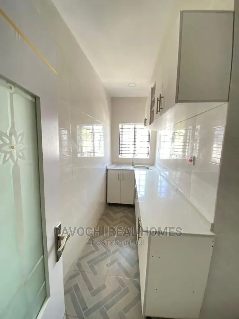 2bdrm Block of Flats in Ikate, Lekki for rent