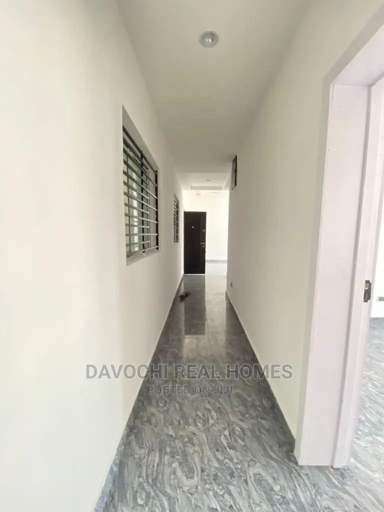 2bdrm Block of Flats in Ikate, Lekki for rent