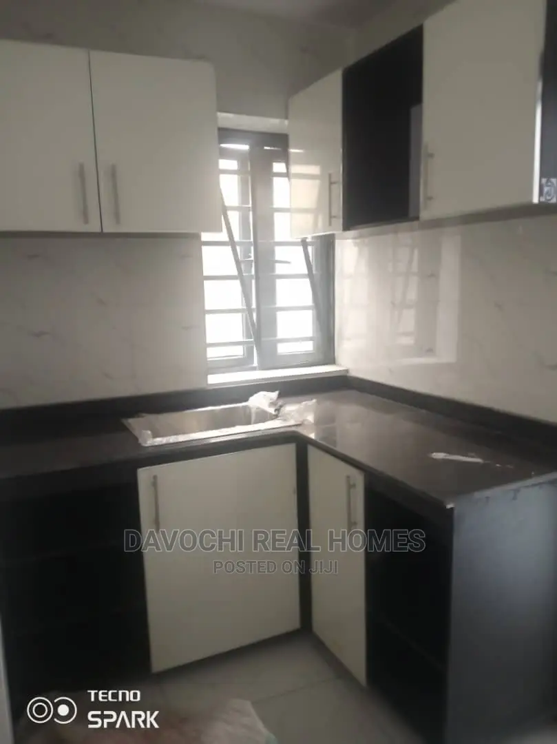 2bdrm Apartment in Osapa London Estate, Lekki for rent
