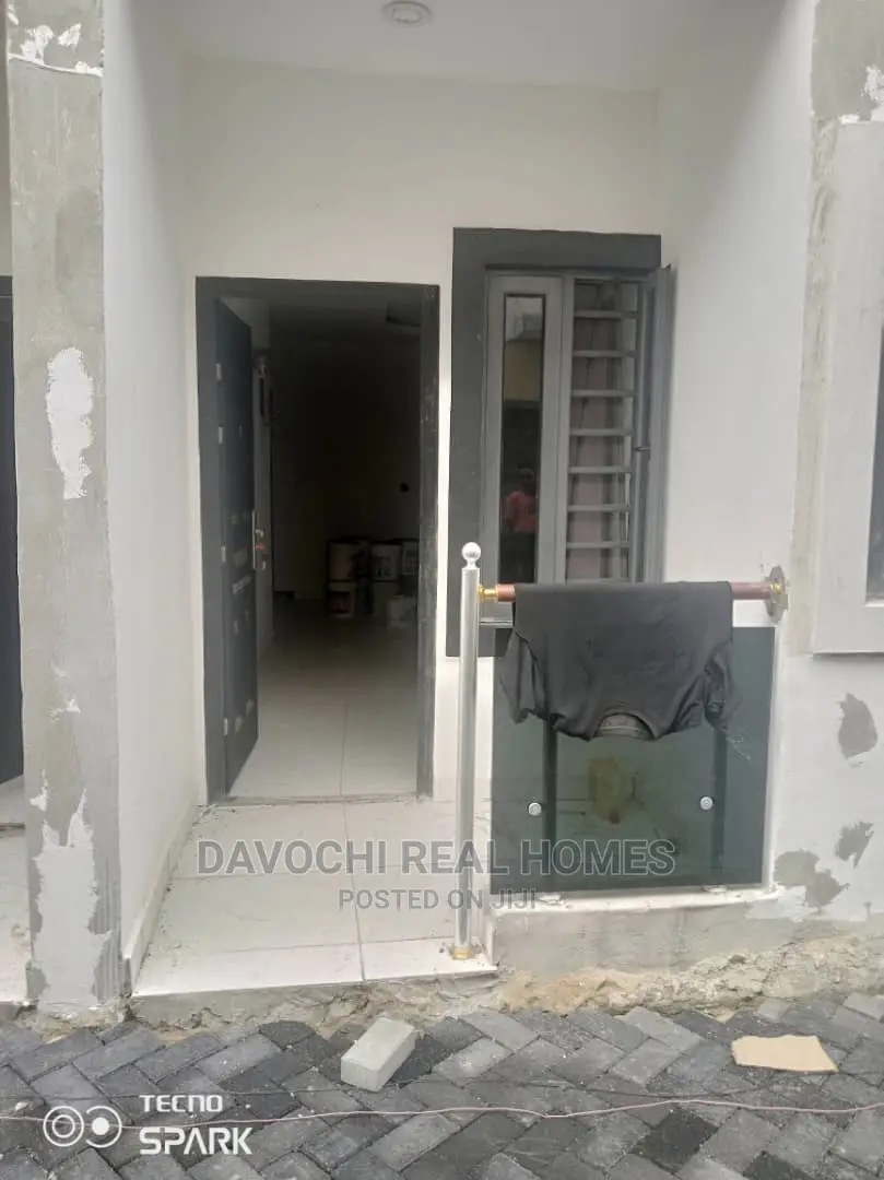 2bdrm Apartment in Osapa London Estate, Lekki for rent
