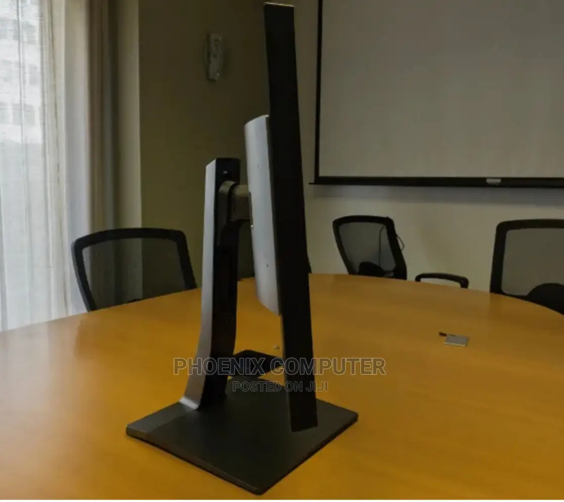 32 Inches Samsung Accurate Monitor