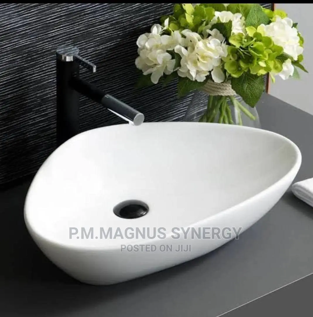 England Standard Design Wash Hand Basin.