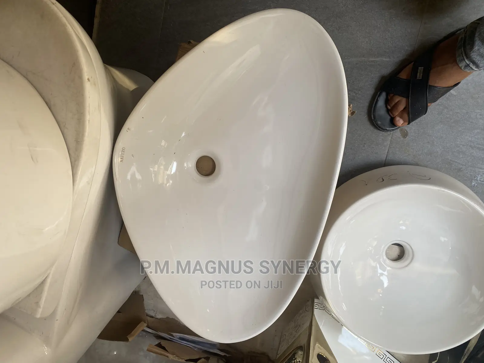 England Standard Design Wash Hand Basin.