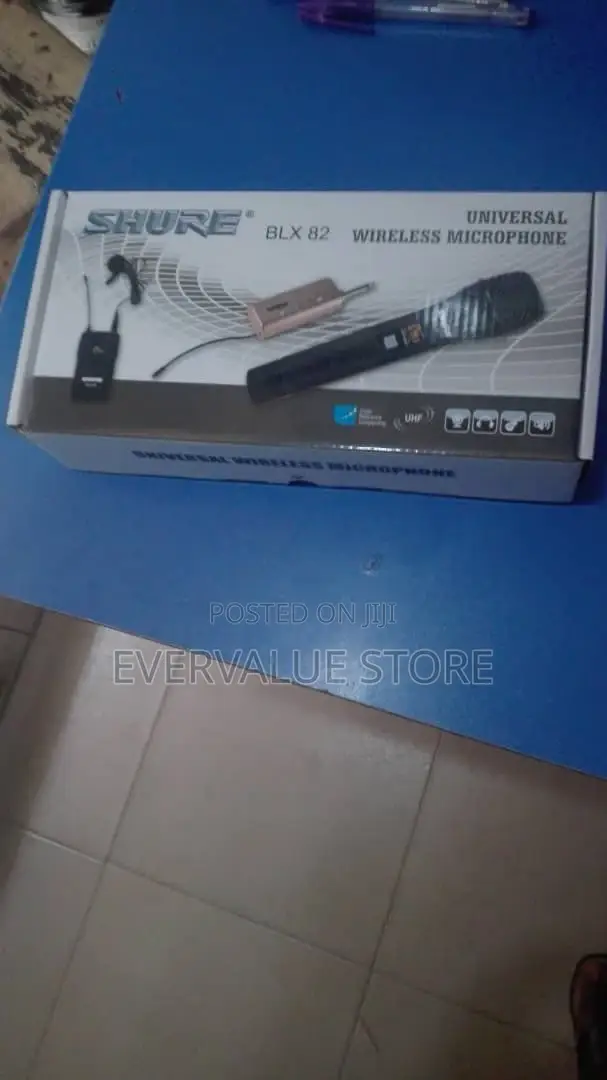 SHURE BLX-82 Wireless Microphone