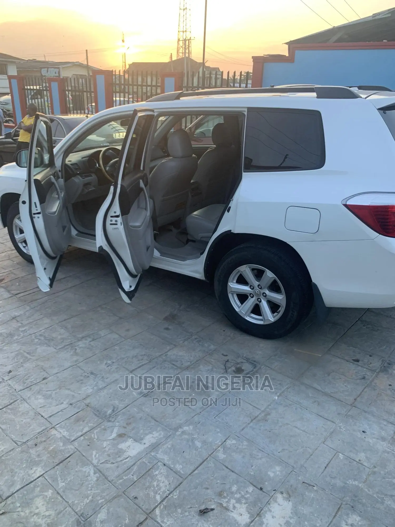 Toyota Highlander SE 2010 White
