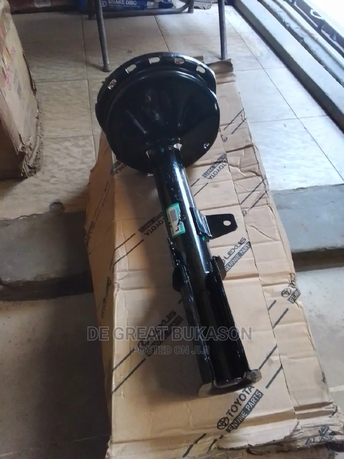 Back Shock Absorber for Toyota Venza 4x4
