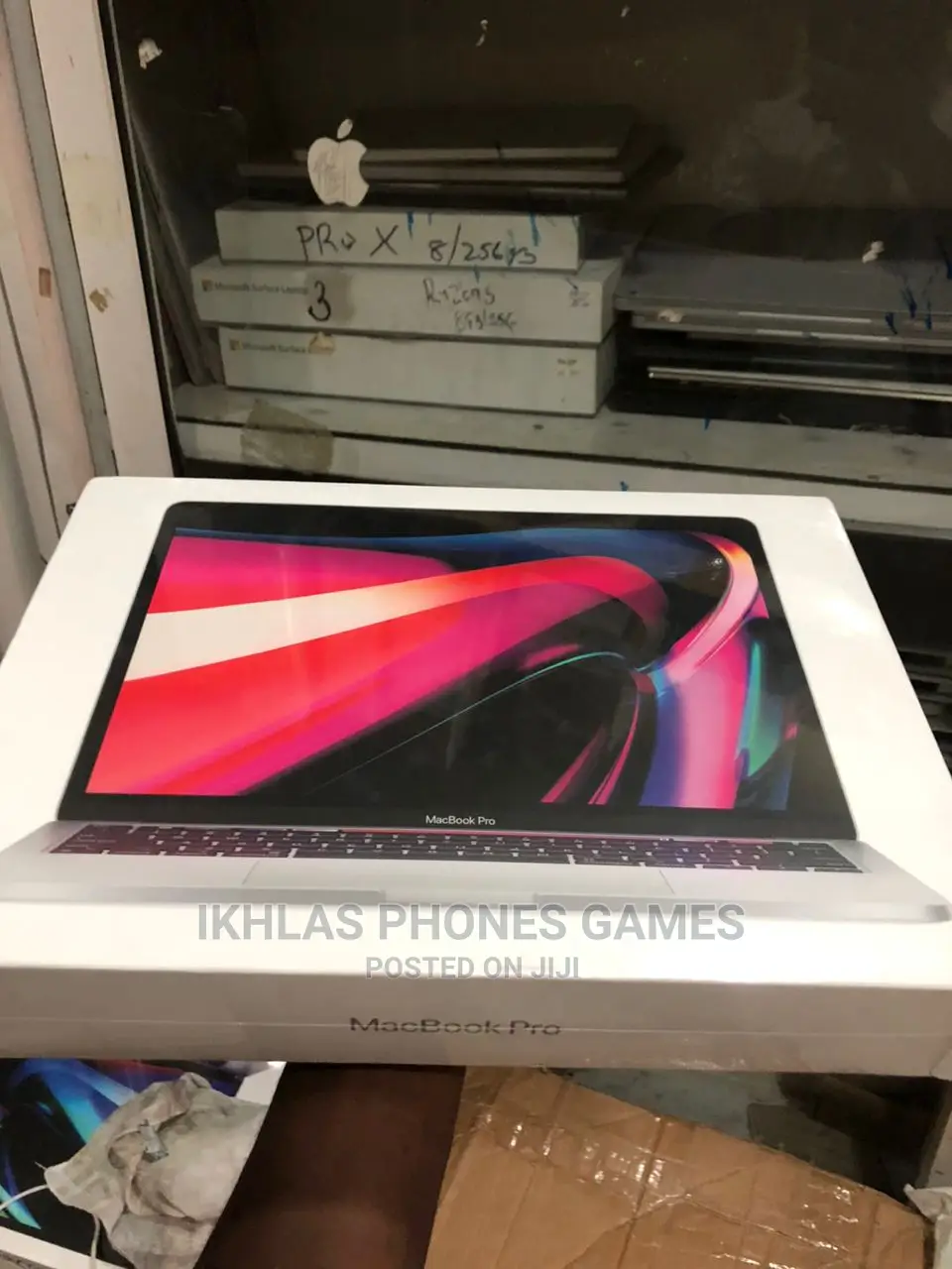 New Laptop Apple MacBook Pro M1 16GB Apple M1 Pro SSD 256GB