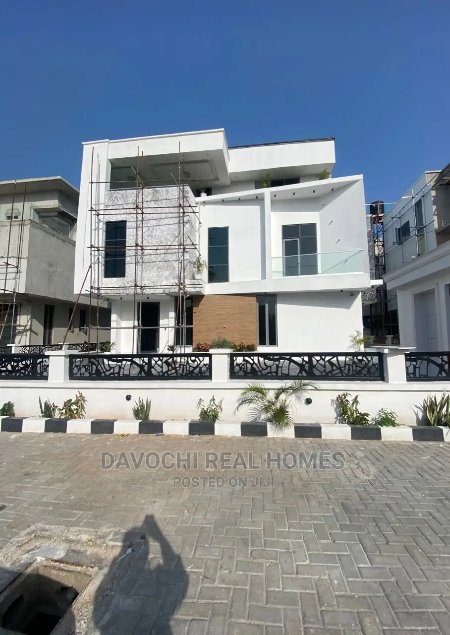 5bdrm Duplex in Osapa London for Sale