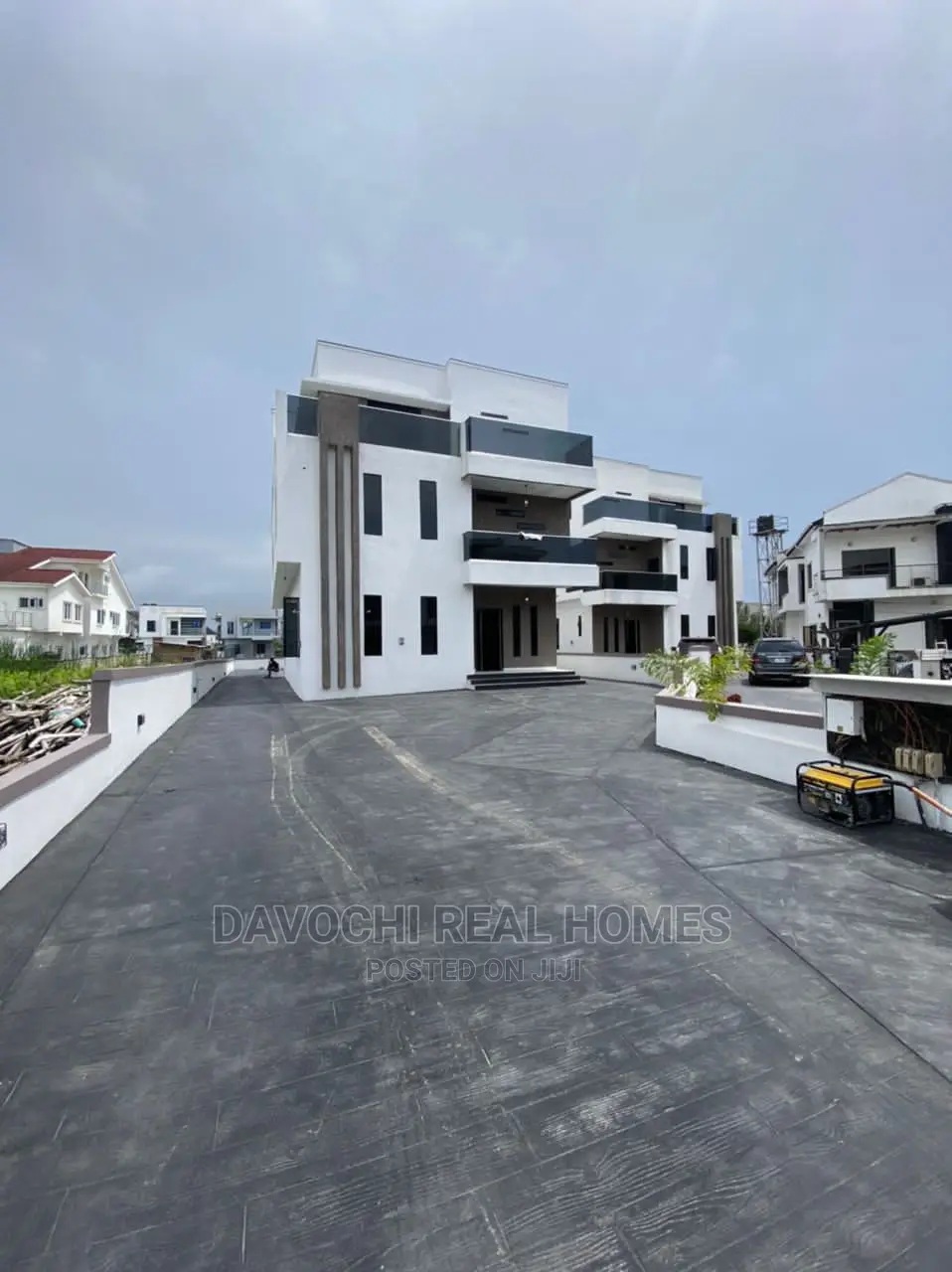 5bdrm Duplex in Lekki County for Sale