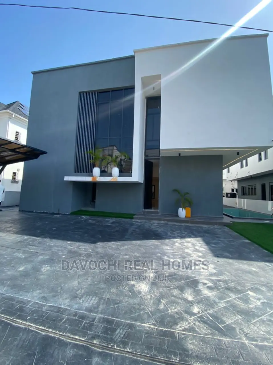 5bdrm Duplex in Lekki County for Sale