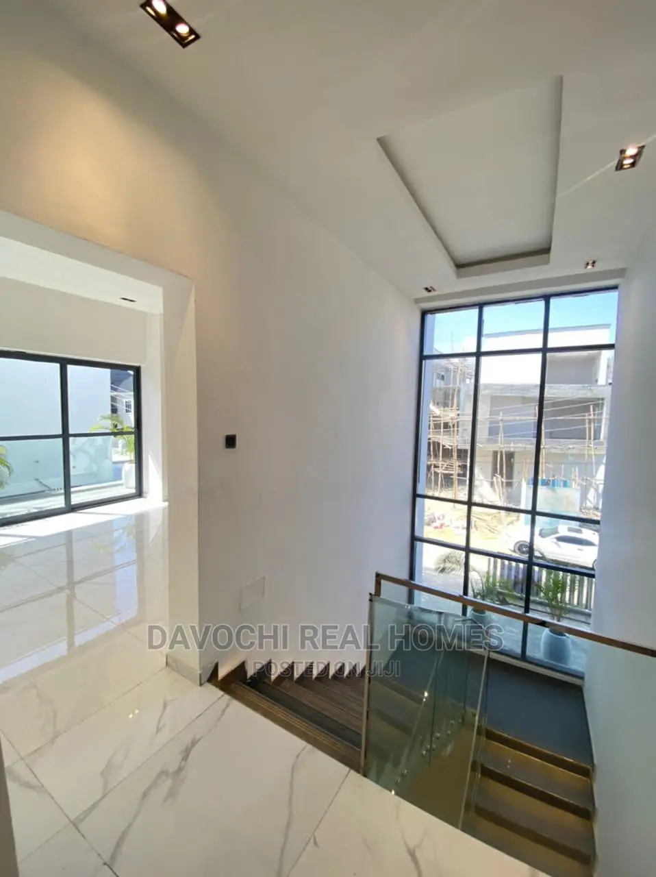 5bdrm Duplex in Lekki County for Sale