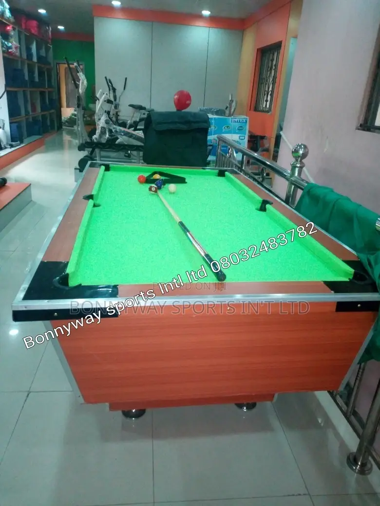Locally Made Well Furnished Snooker Board With Acceseries