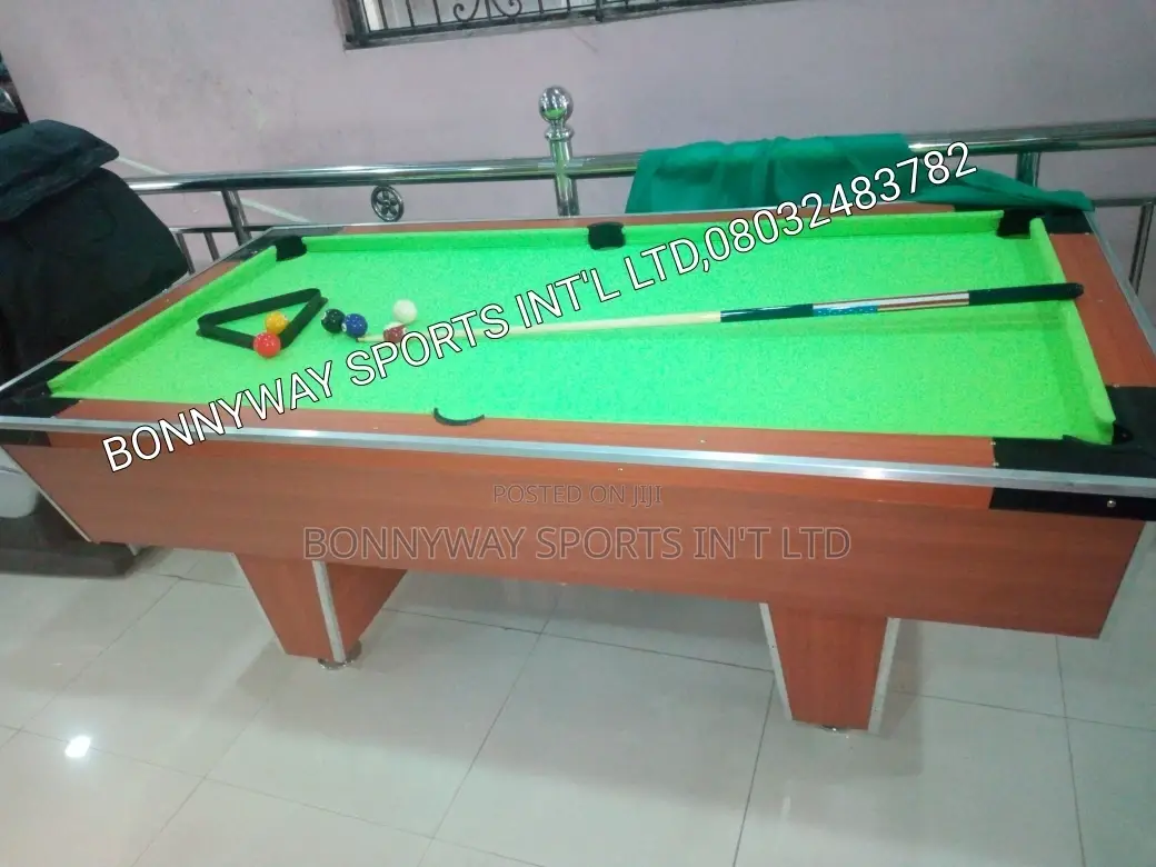 Locally Made Well Furnished Snooker Board With Acceseries