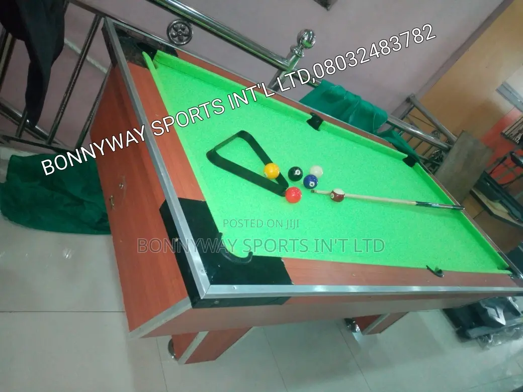 Locally Made Well Furnished Snooker Board With Acceseries