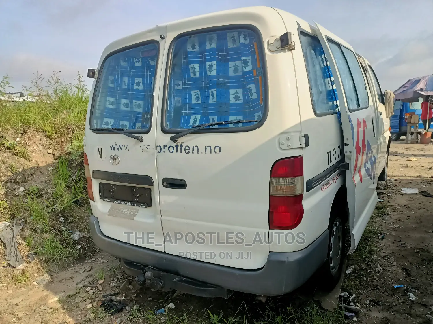 Toyota HiAce 2005 White