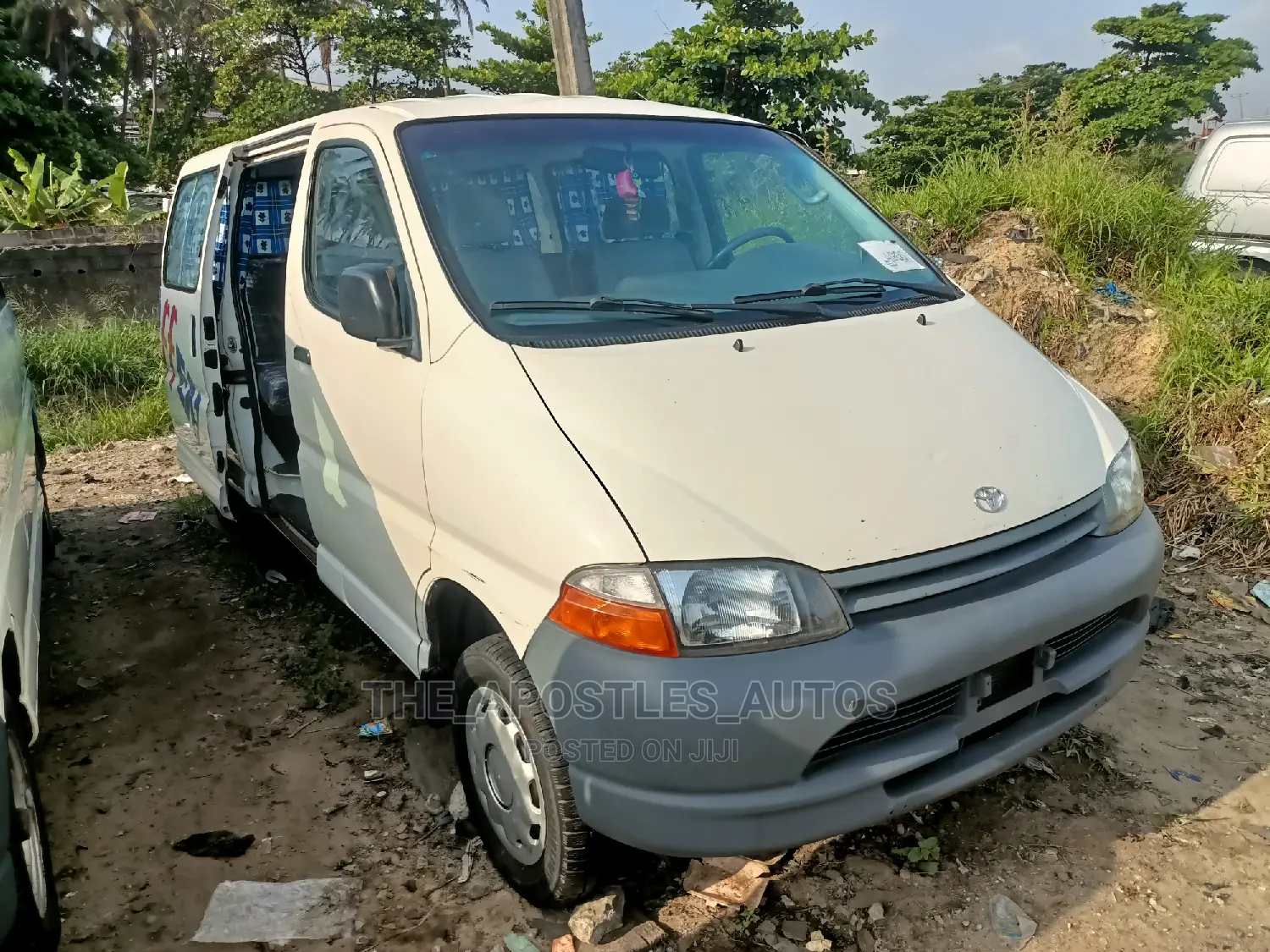 Toyota HiAce 2005 White
