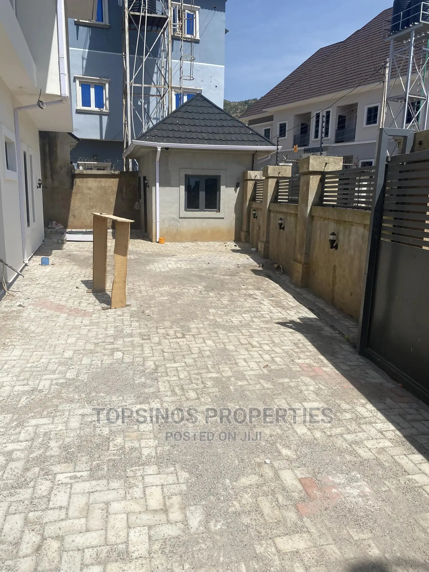 2bdrm Block of Flats in Dawaki for rent