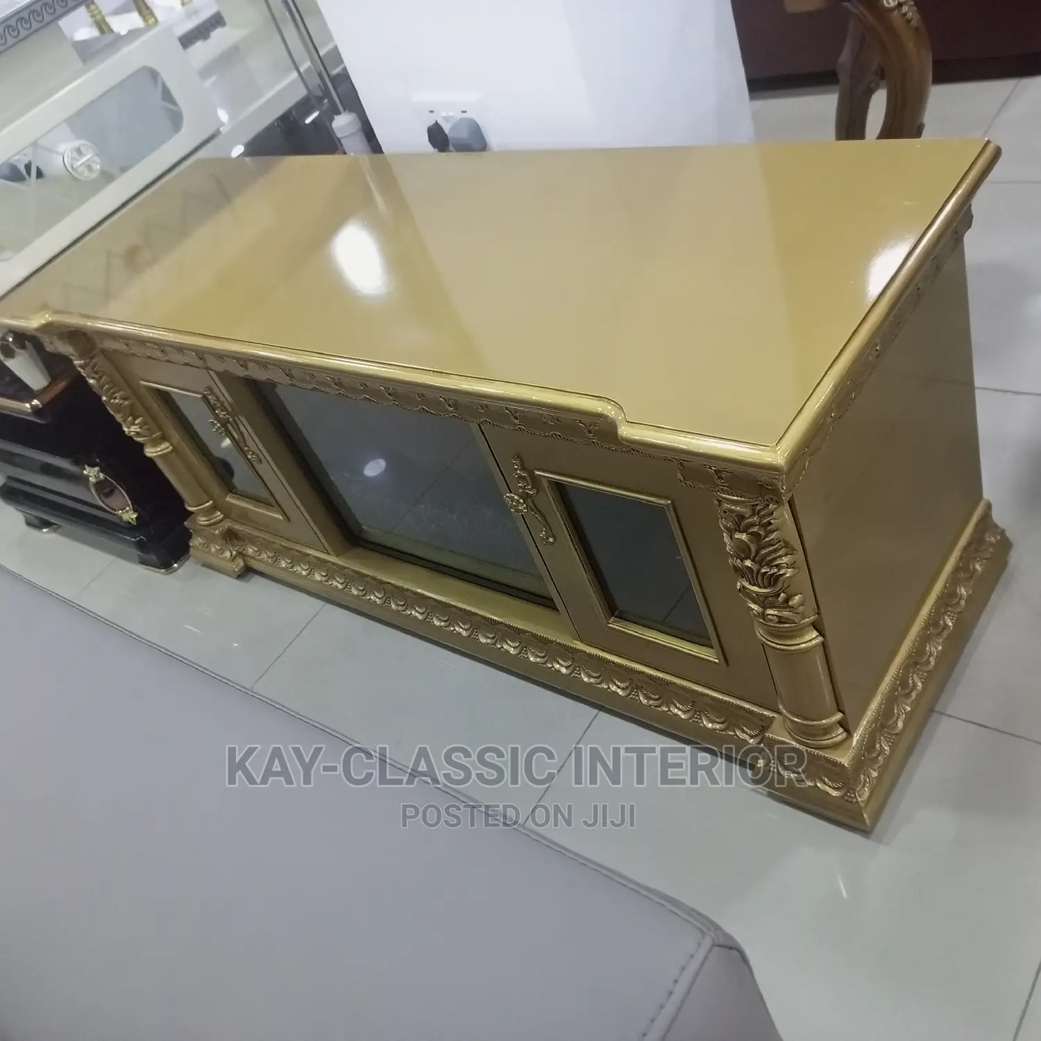 Royal Fair Place TV Cabinet