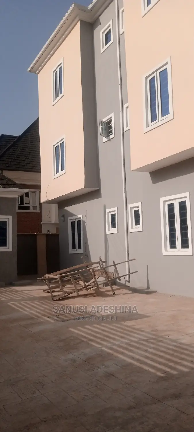 2bdrm Block of Flats in Kubwa Fct Abuja for sale