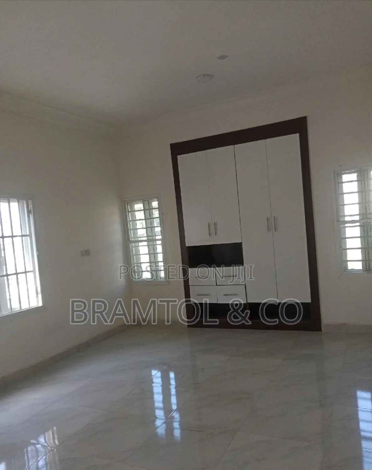 3bdrm Block of Flats in Plus Bq, Jahi for sale