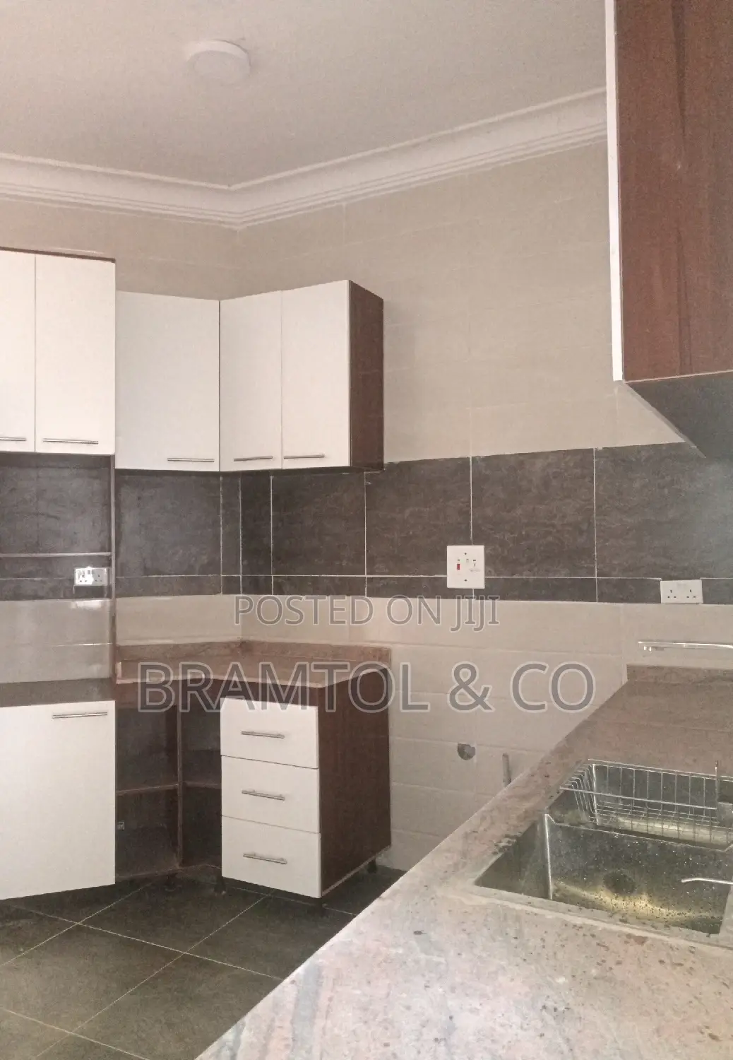 3bdrm Block of Flats in Plus Bq, Jahi for sale