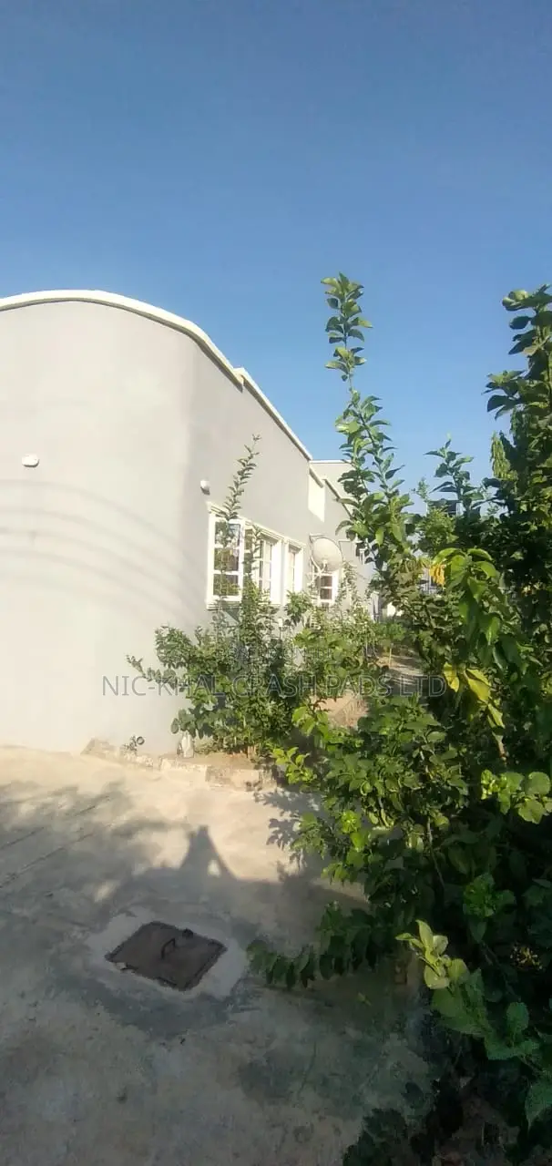 6bdrm Maisonette in Navy Estate Karshi for Sale