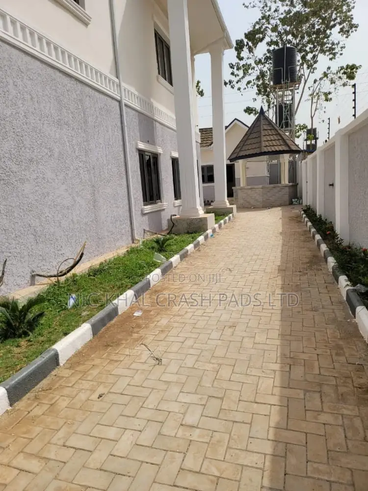 6bdrm Maisonette in Navy Estate Karshi for Sale