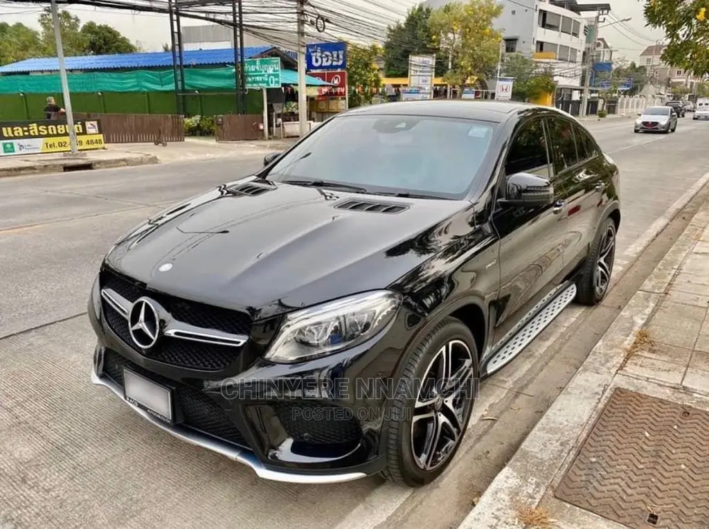 GL Mercedes Benz for Rent