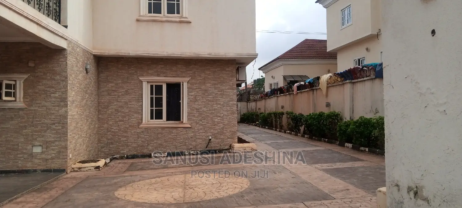 4bdrm Duplex in Gwarimpa Estate Fct, Gwarinpa for sale