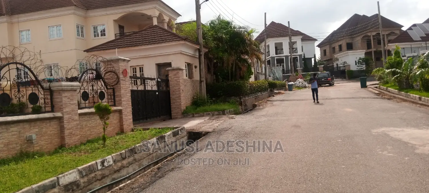 4bdrm Duplex in Gwarimpa Estate Fct, Gwarinpa for sale