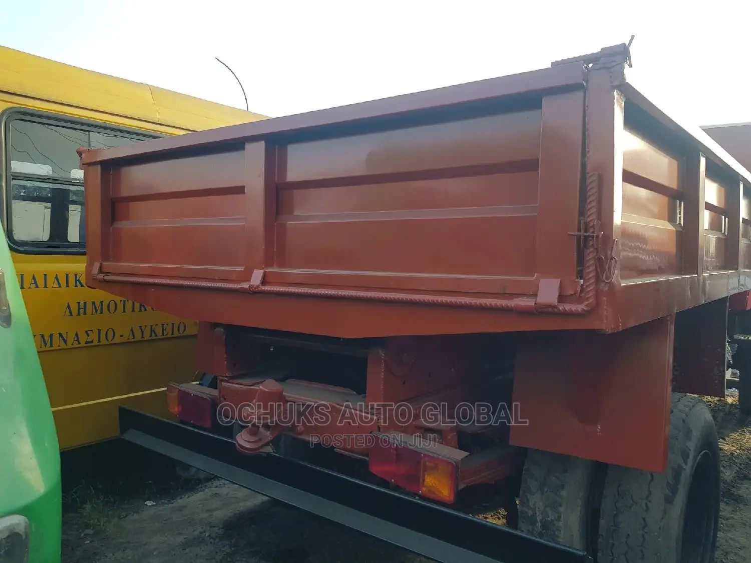 M/Benz Tipper 1513 With Auxiliary Gear