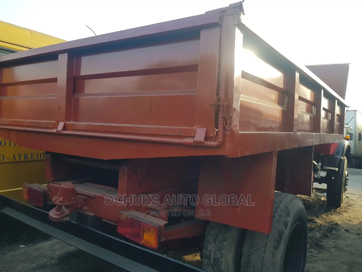 M/Benz Tipper 1513 With Auxiliary Gear