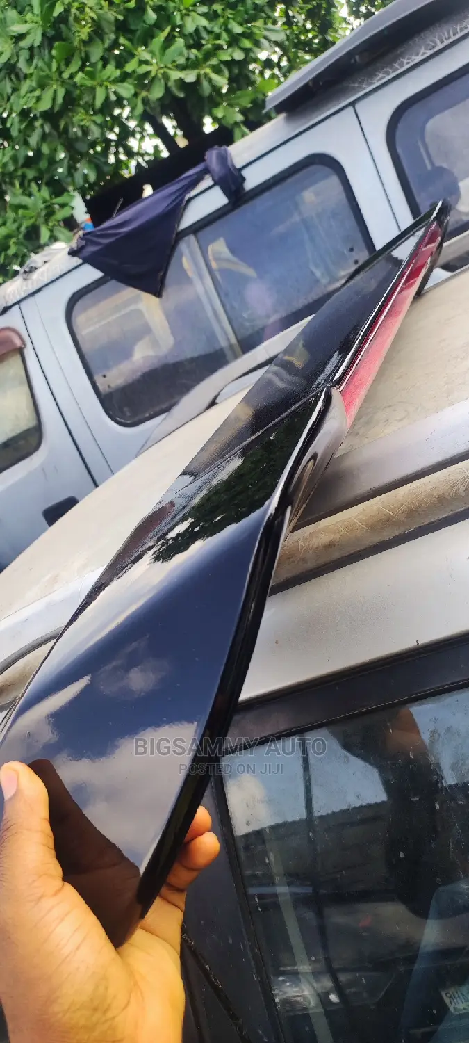 Toyota Landcruiser 2008/2018 Booth / Boot Spoiler