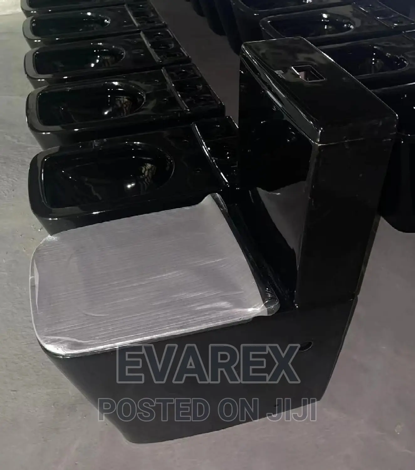 Luxury Black Water Closet (Wc)