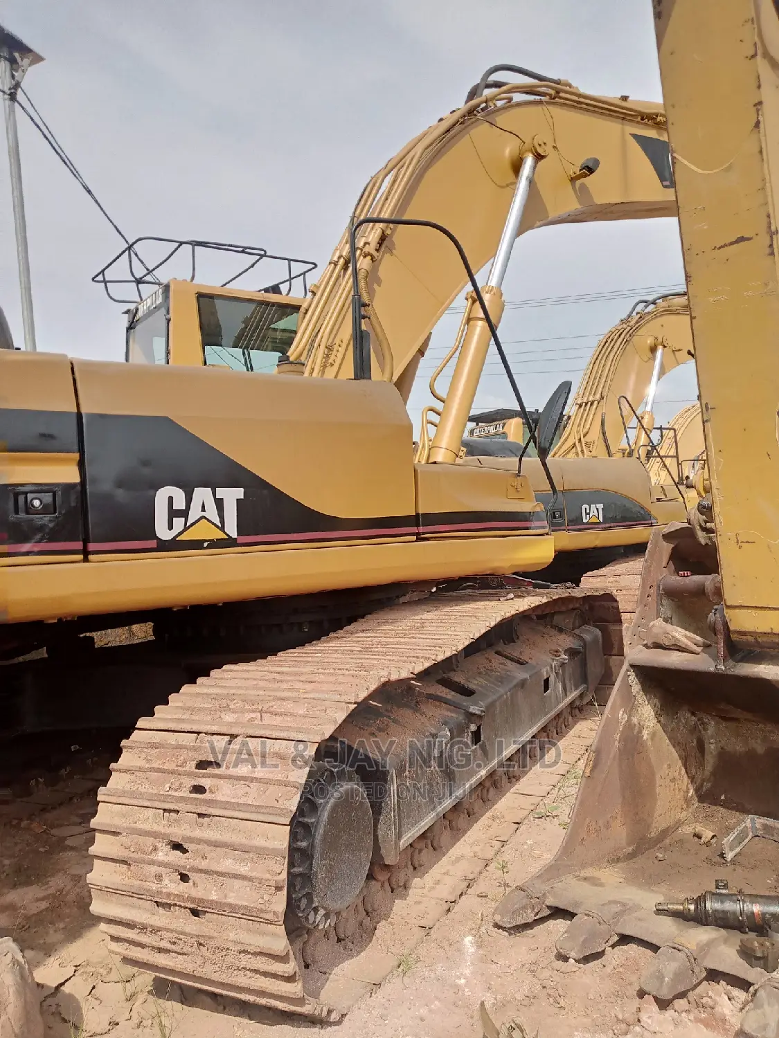 Excavator 330bl - With Jack Hammer - UK Use - Direct Belgium