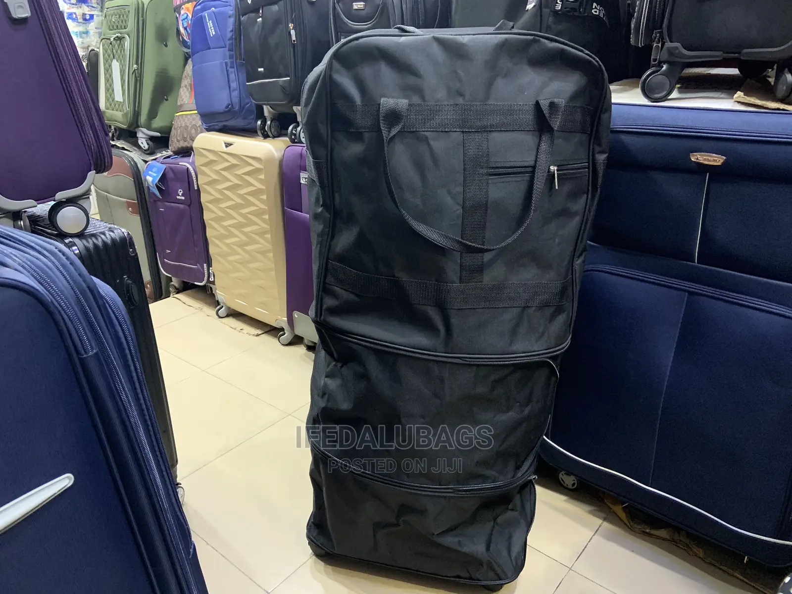 Expandable Weightless Cargo Traveling Bag With Wheels