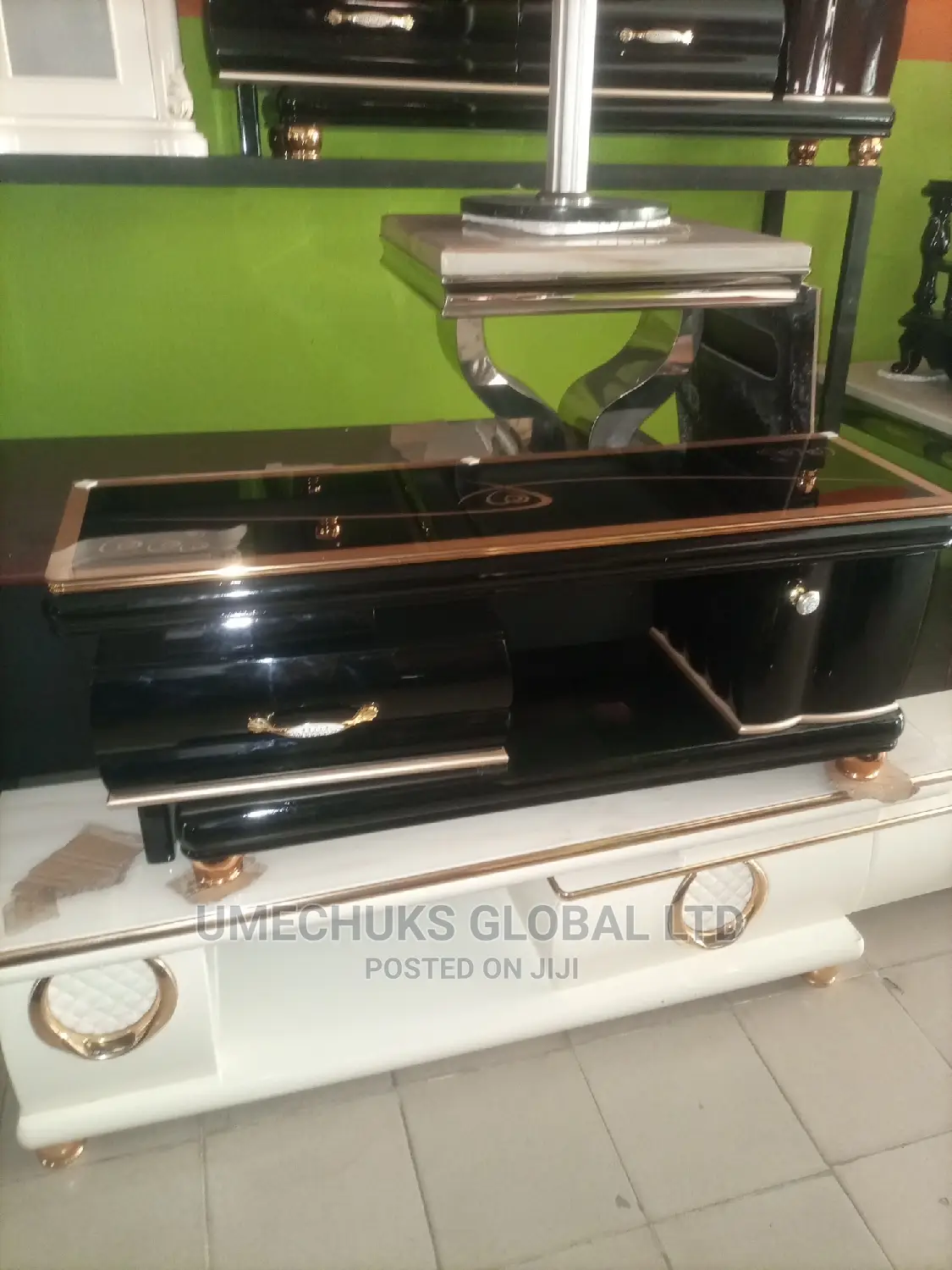 Quality Glass Top Tv Stand