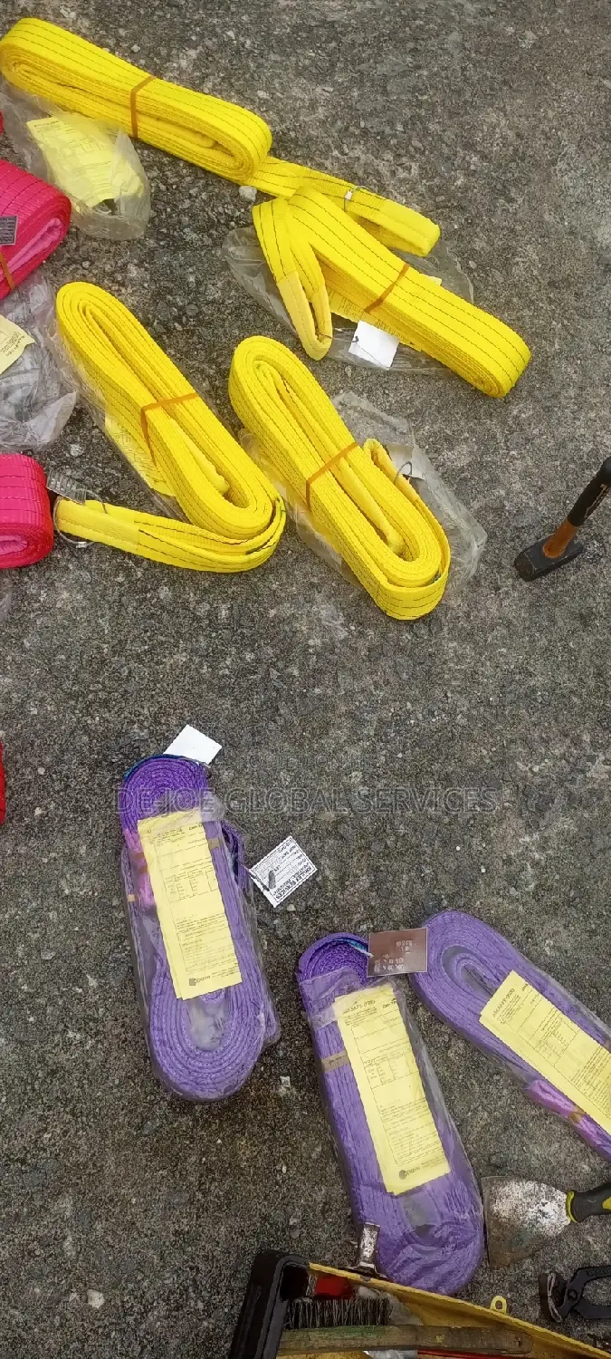 Polypropylene Web Sling With a 3-Ton Capacity and a Length of 4 Meters