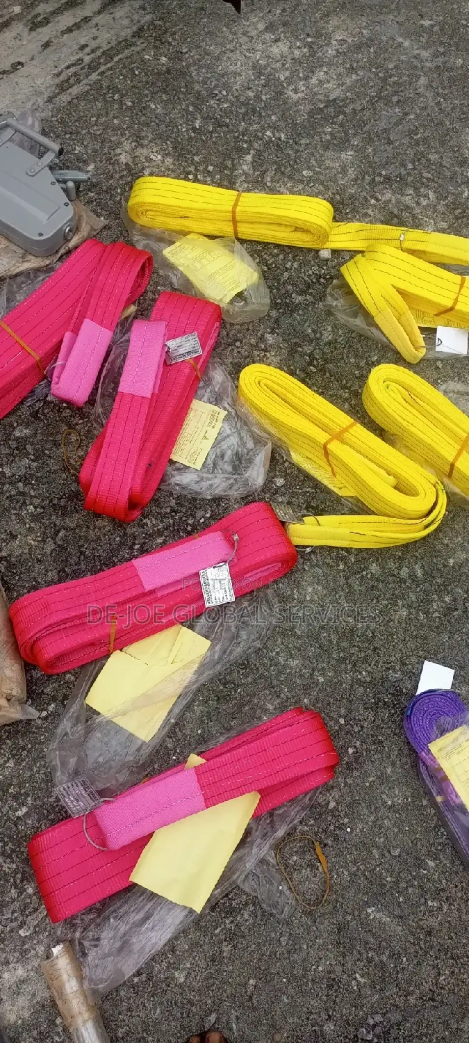Polypropylene Web Sling With a 3-Ton Capacity and a Length of 4 Meters