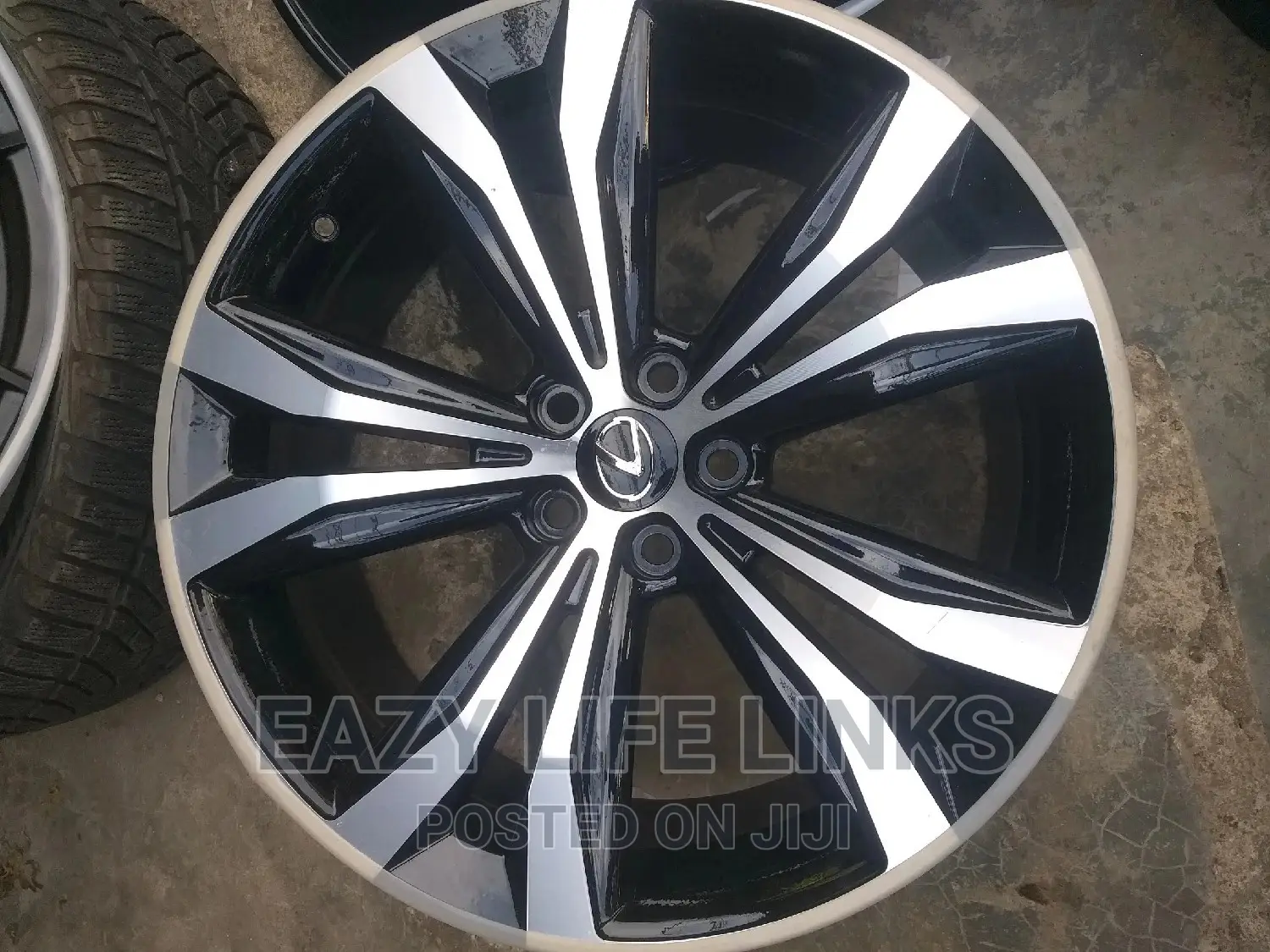 Mercedes and Lexus Rim