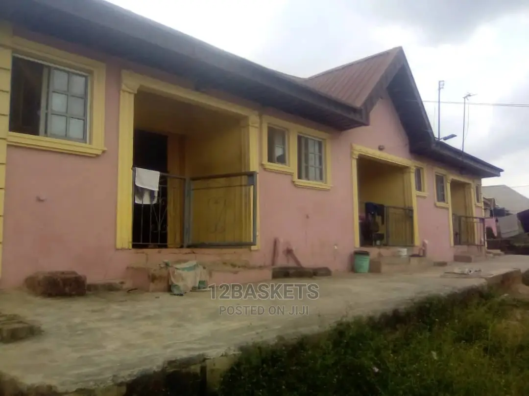 Furnished 10bdrm Block of Flats in Igodo, Obafemi-Owode for sale