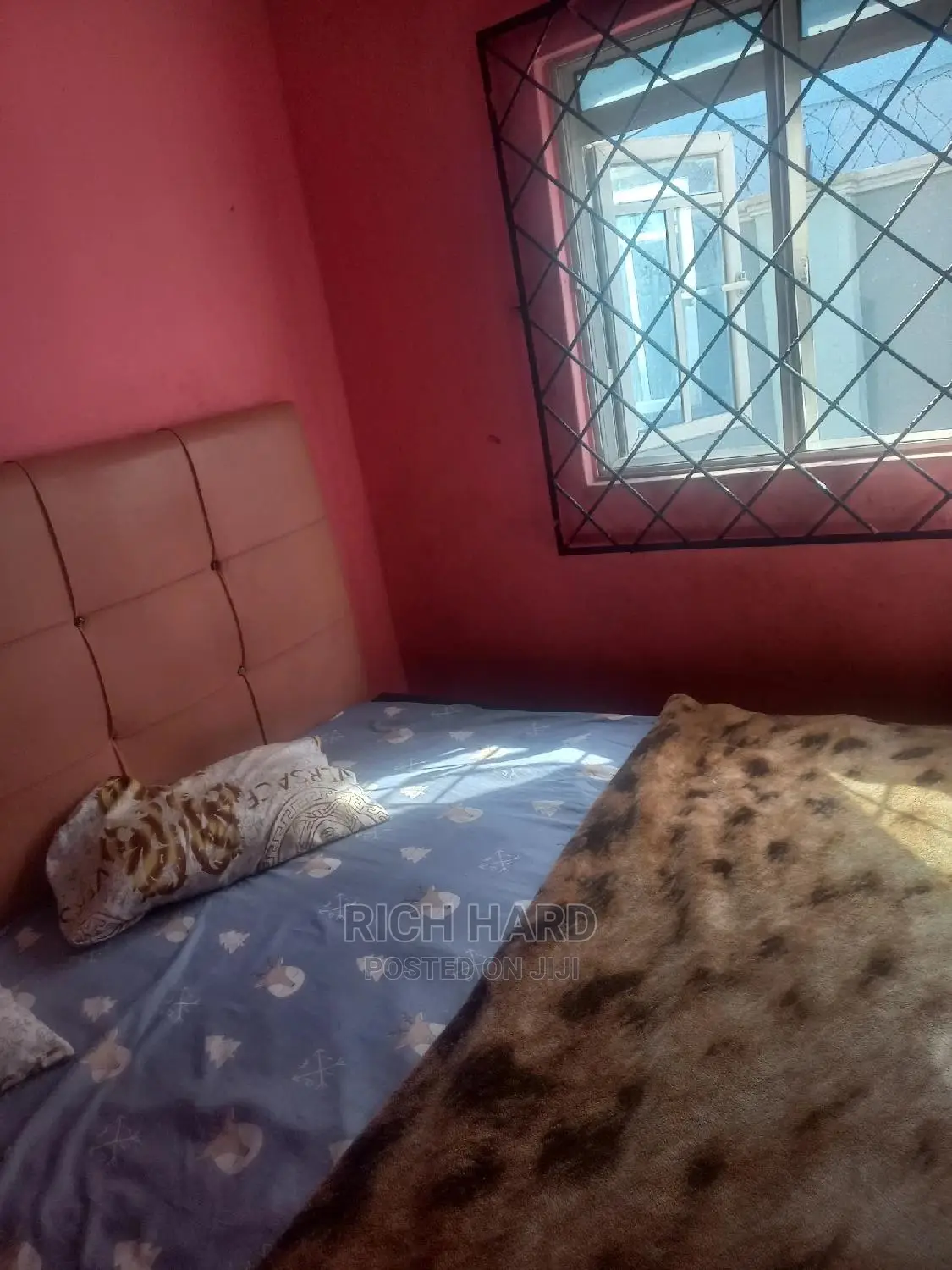 Shared Room Apartment (24/7 Solar Light)