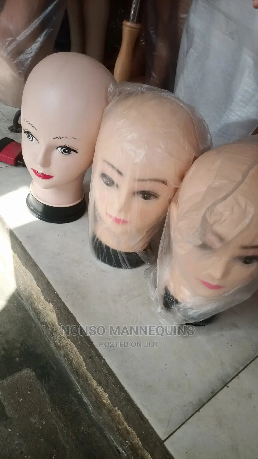 Pinnable Skull and Plastic Head Skull N