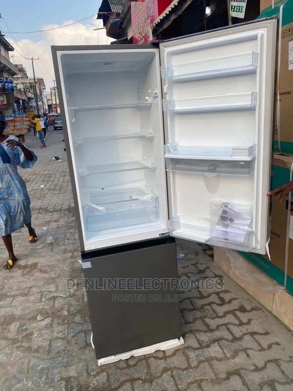 Brand New Hisense Bottom Freezer 264liters With Dispenser .