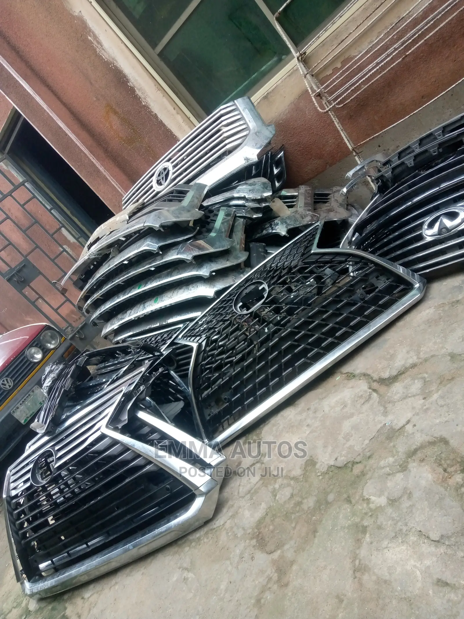 FRONT Grill LEXUS 350 2018-2022 Available