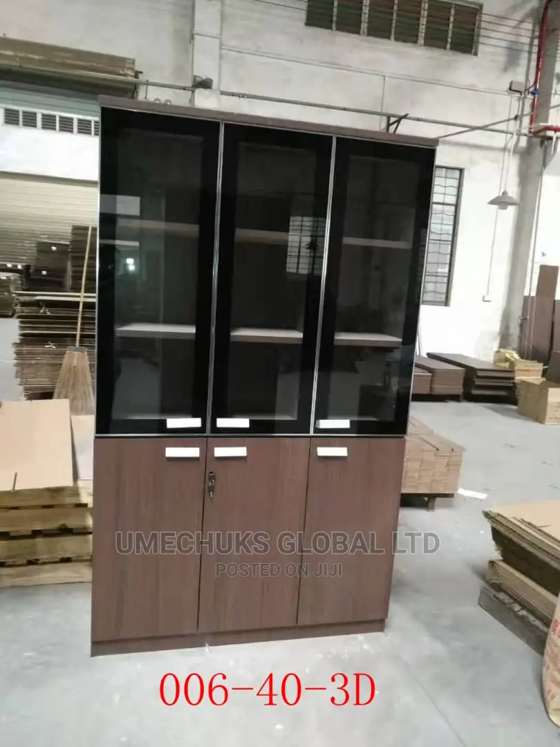 Executive 3door Bookshelf