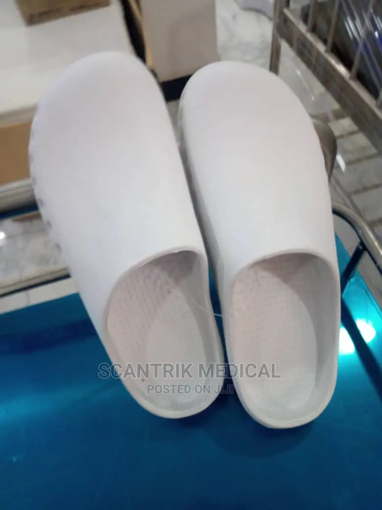 Shoe Nursing Clogs Operating