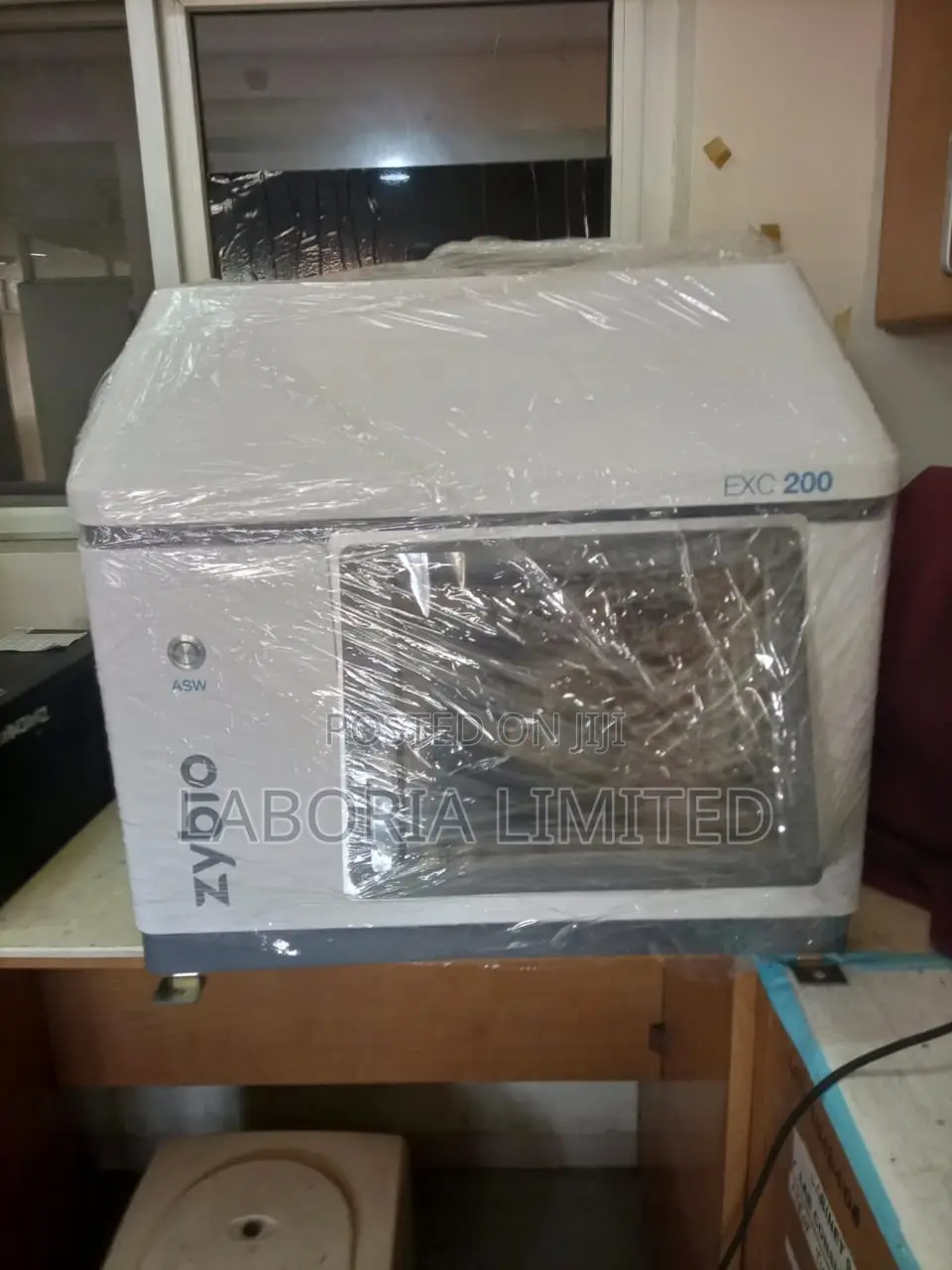 Fully Automated Chemistry Analyzer ( Zybio Exc-200)