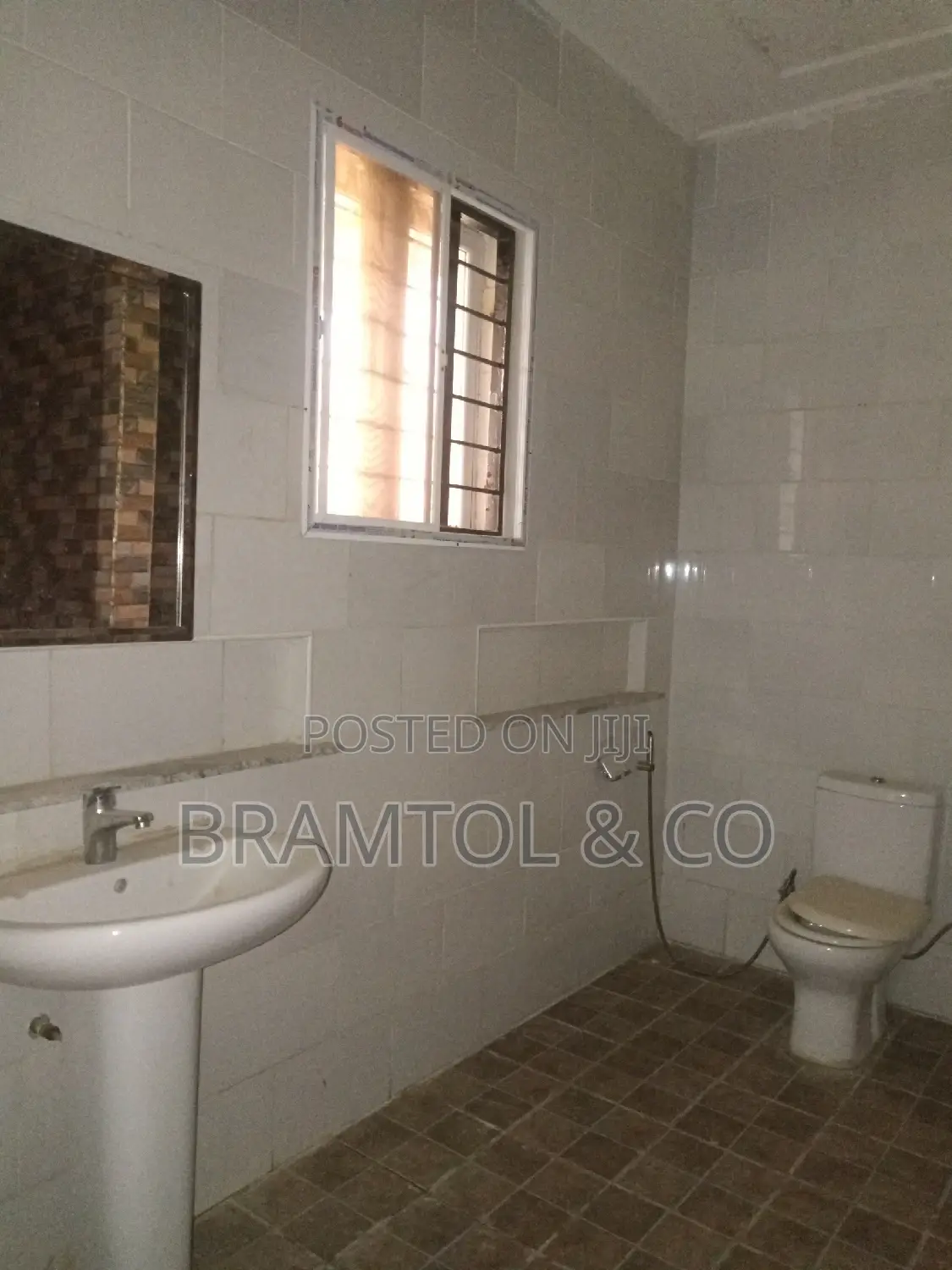 5bdrm Duplex in Life Camp for rent